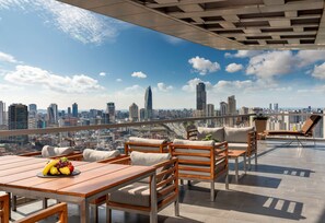 Presidential Suite, Terrace, City View | Teres/patio