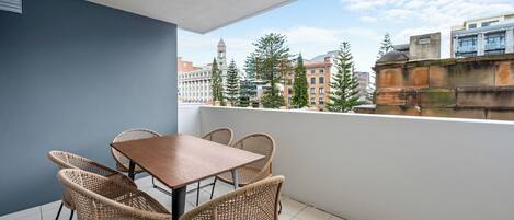 Suite, Non Smoking (1 Queen Bed & 2 Twin Beds) | Terrace/patio