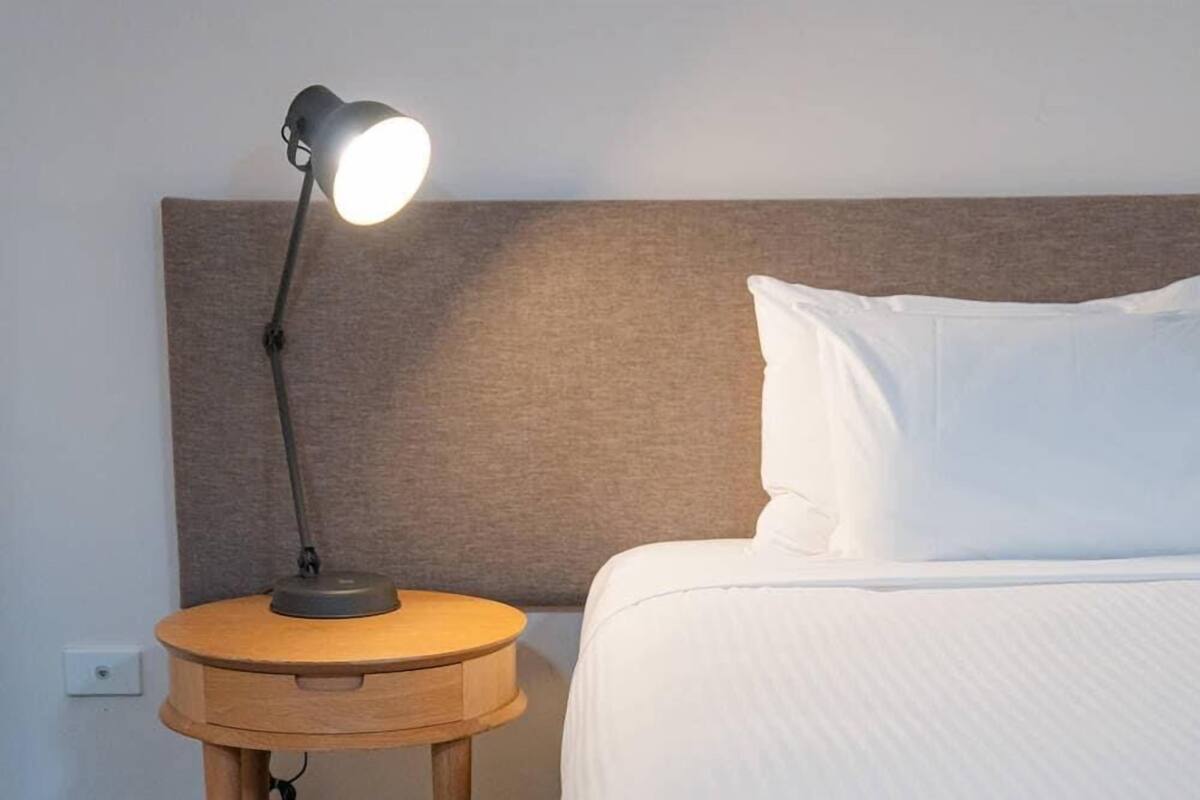 Rom – standard, 1 queensize-seng, ikke-røyk | Minibar, safe på rommet, skrivebord og lydisolert