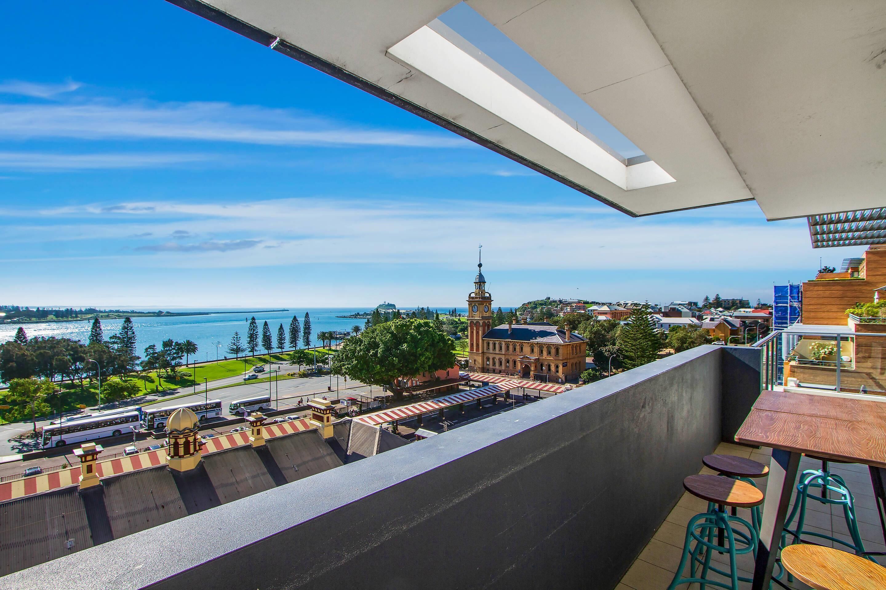 套房, 非吸煙房, 海港景 (Balcony, 1 Queen Bed & 2 Twin Beds) | 迷你吧、房內夾萬、獨特設計、獨特裝修