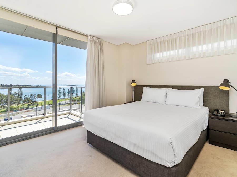 Suite, Non Smoking, Harbor View (Balcony, 1 Queen Bed & 2 Twin Beds) | Minibar, in-room safe, individually decorated, individually furnished
