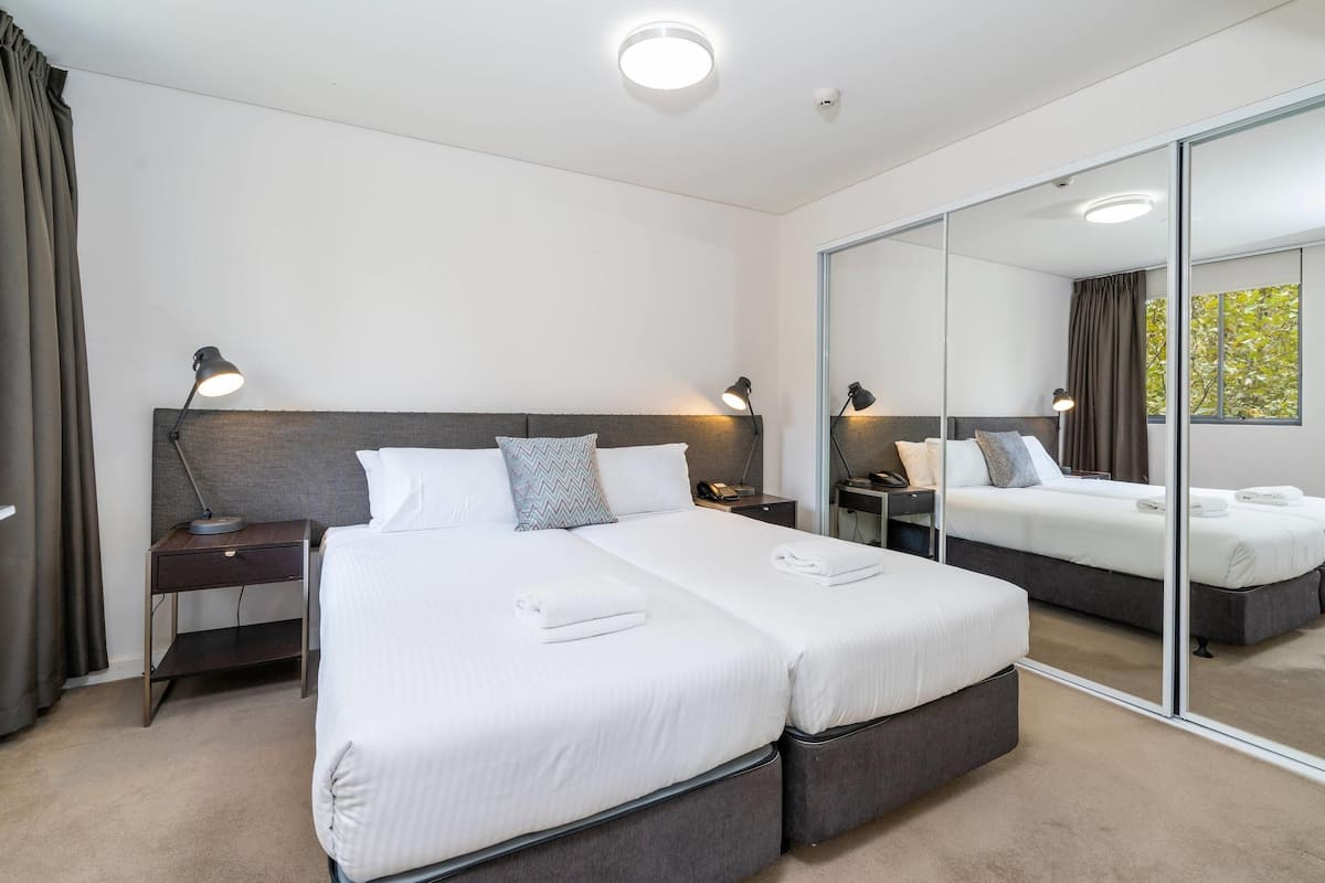 Suite, Non Smoking (1 Queen Bed & 2 Twin Beds) | Minibar, in-room safe, individually decorated, individually furnished