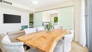 Suite, Non Smoking, Harbor View (1 Queen Bed & 2 Twin Beds) | Minibar, in-room safe, individually decorated, individually furnished