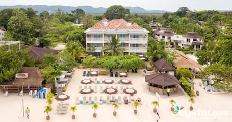 Exterior. Sandy Haven Resort