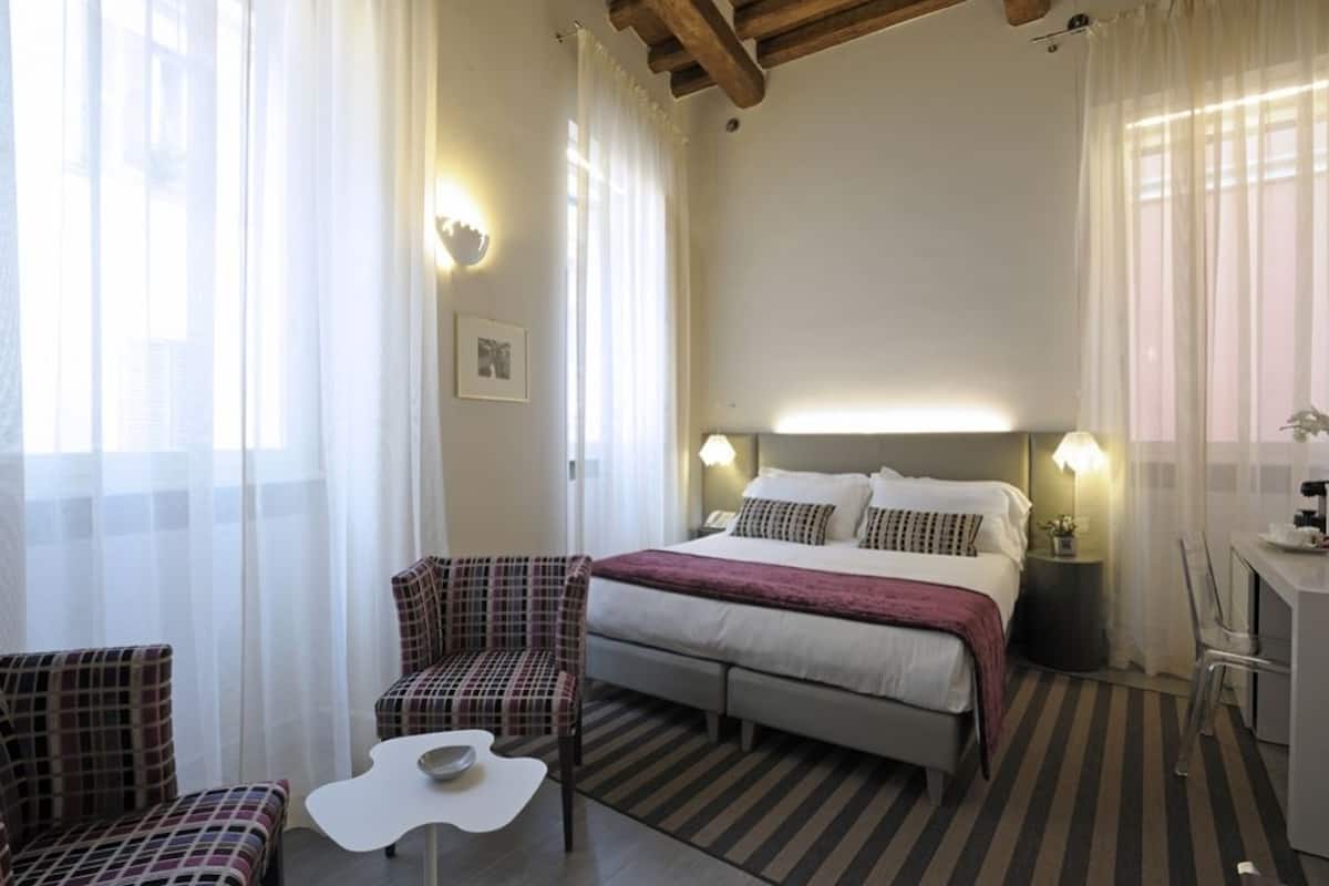 Classic Room (for 3 people) | 1 bedroom, minibar, in-room safe, individually decorated