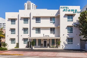 Front of property - The L Hotel (Miami Beach)