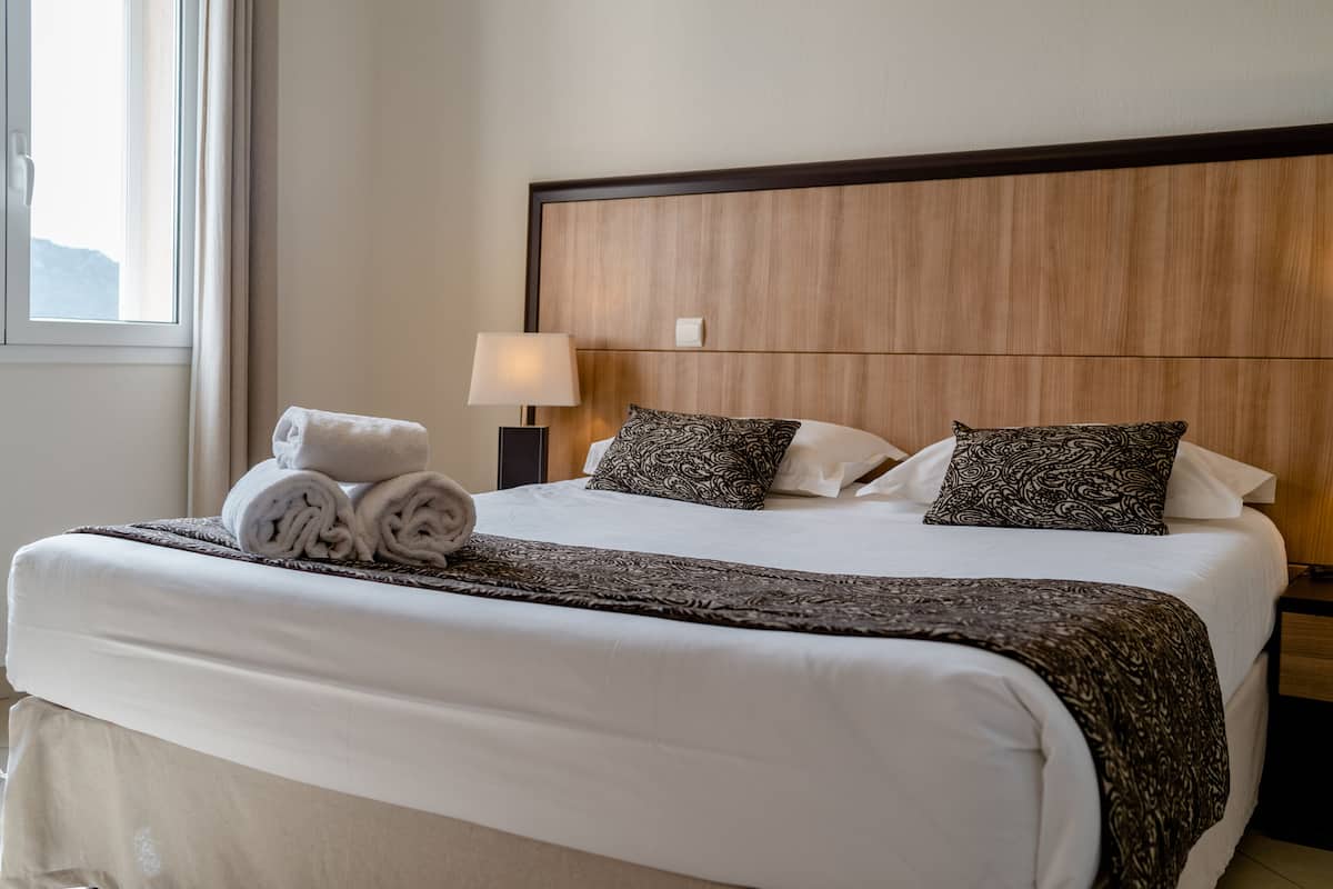 Deluxe Apartment, 2 Bedrooms, 2 Bathrooms, Sea Facing | Premium bedding, in-room safe, blackout drapes, soundproofing