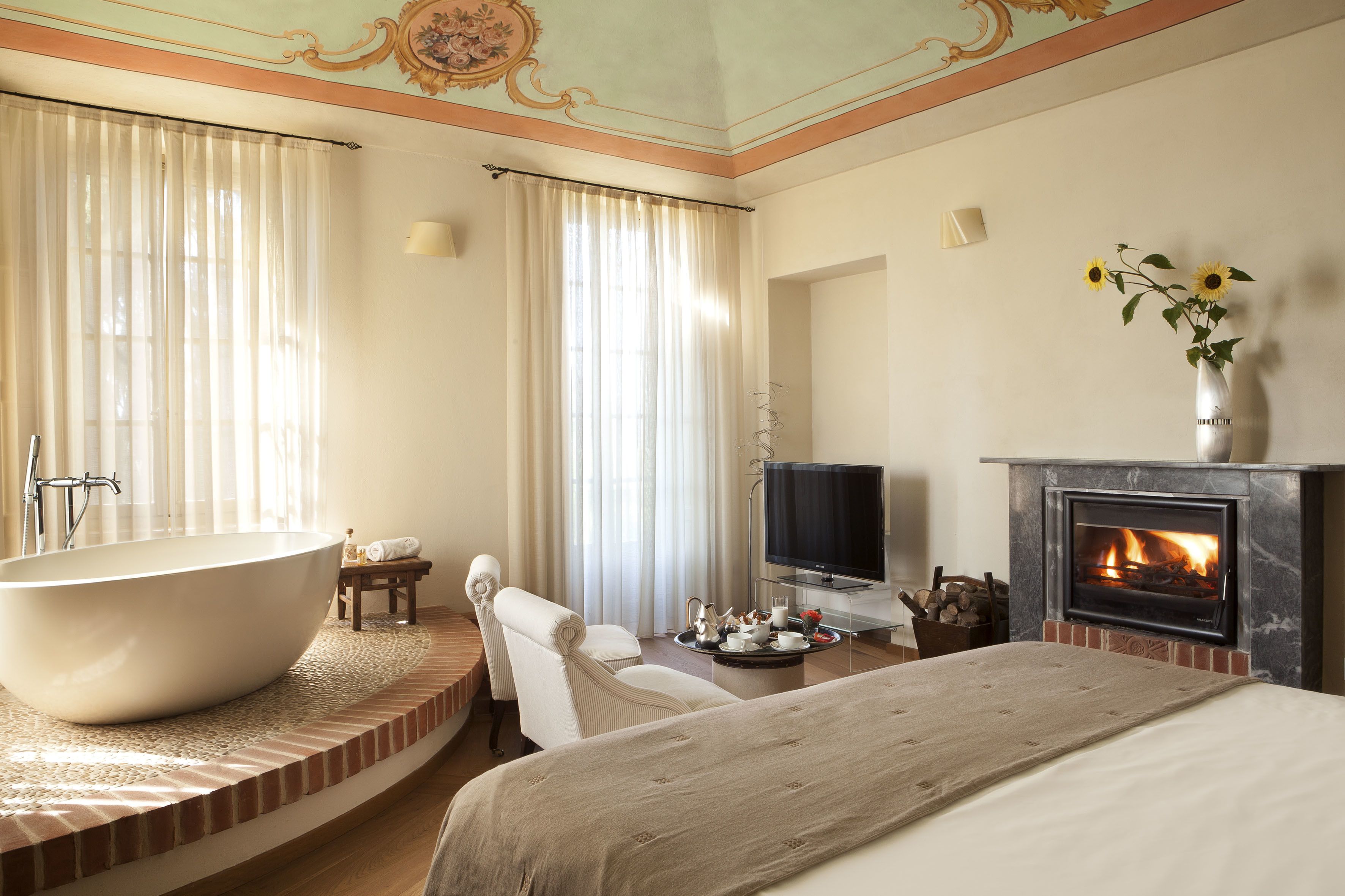 Suite | Living area | LCD TV