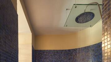 Minibar, in-room safe, desk, blackout curtains