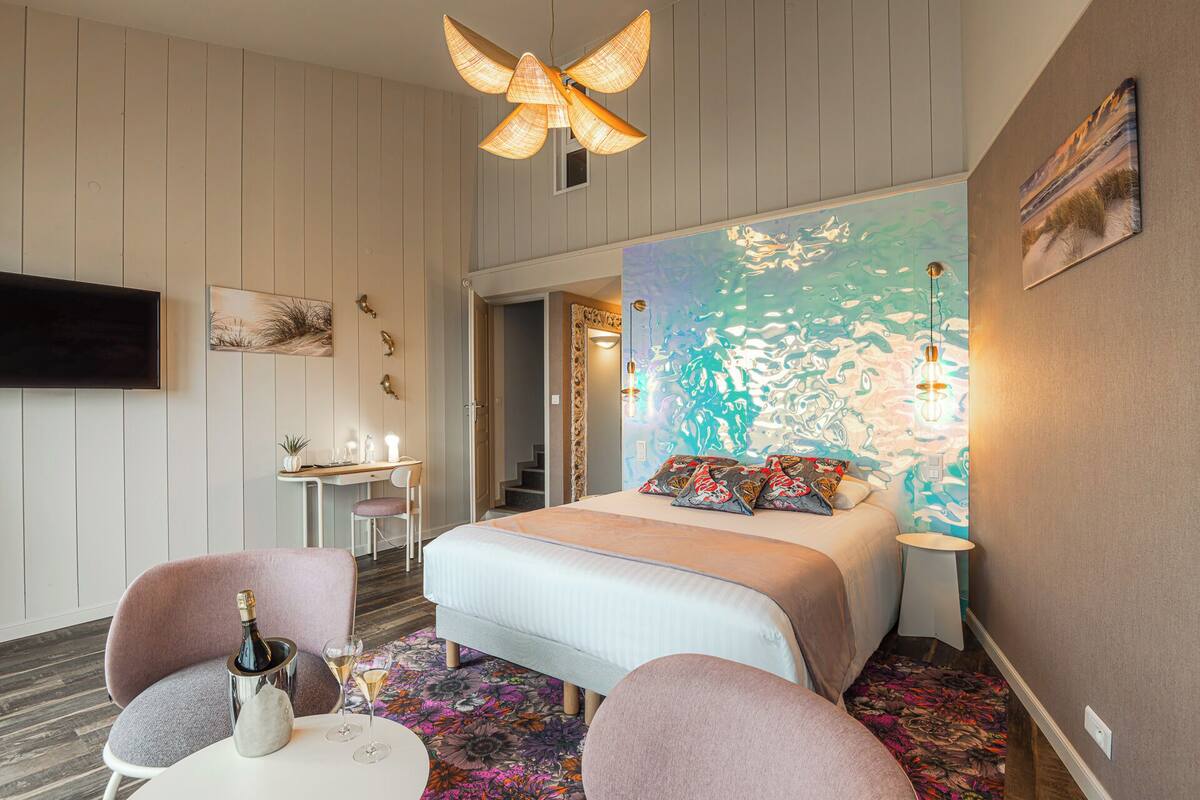 suite grand large | 1 bedroom, in-room safe, individually furnished, desk