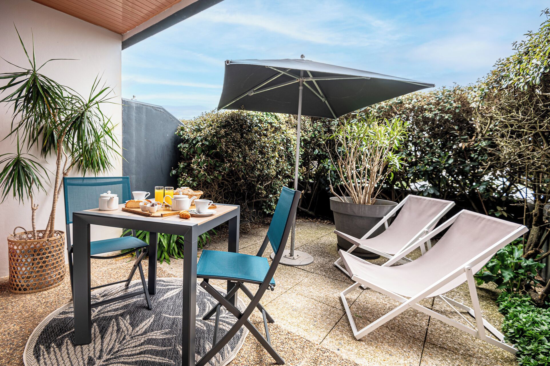 la sauzaie | terrace/patio