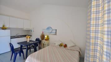 Studio | Living room | Flat-screen TV