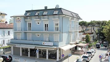 Esterni