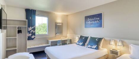 Desk, soundproofing, iron/ironing board, bed sheets