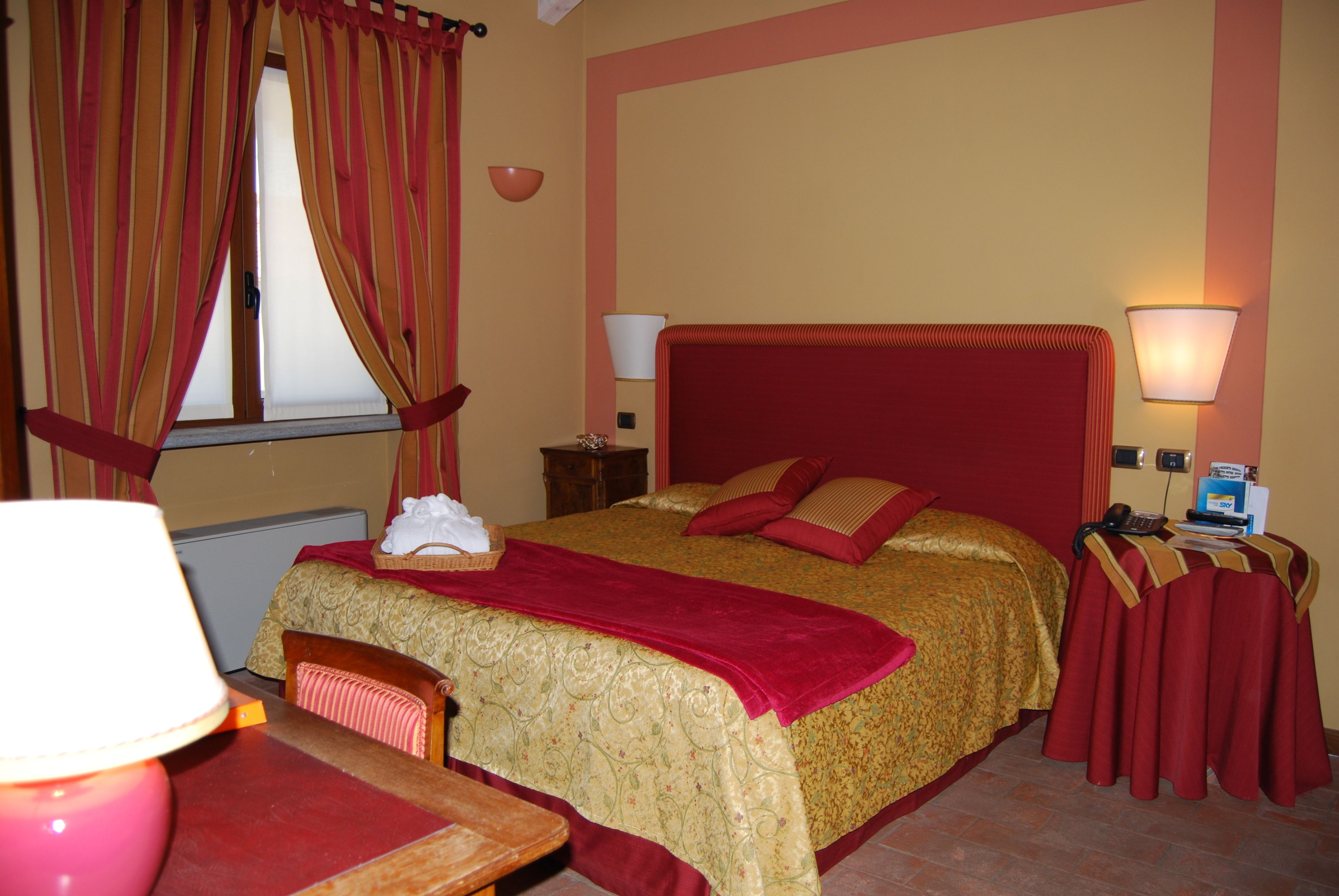 Camera Classic con letto matrimoniale o 2 letti singoli | Biancheria da letto di alta qualità, copriletto in piuma, minibar