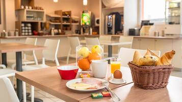 Petit déjeuner buffet
