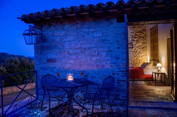 Deluxe Double Room, Jetted Tub | Terrace/patio