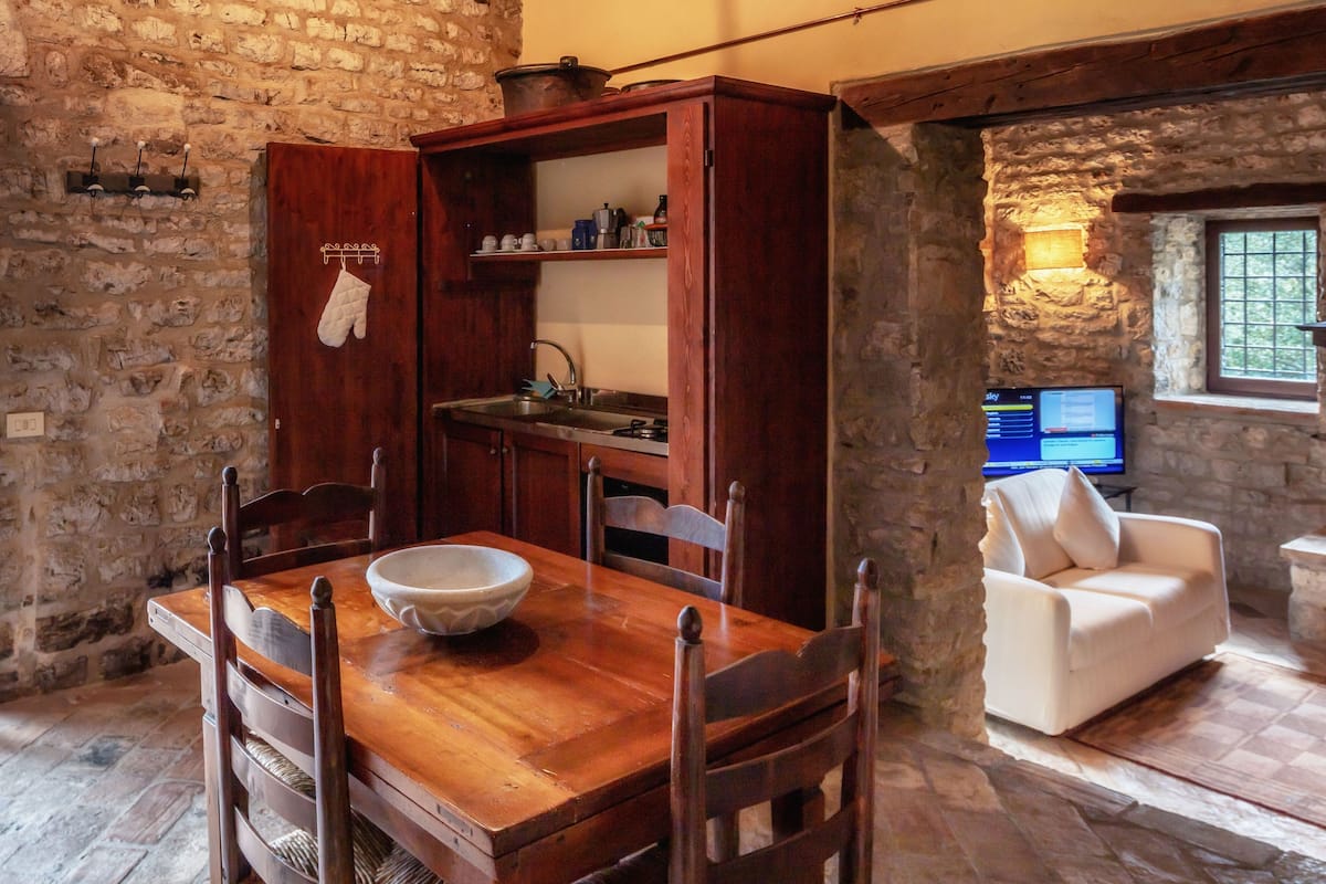 Junior-Suite | Daunenbettdecken, Minibar, Schreibtisch, kostenloses WLAN