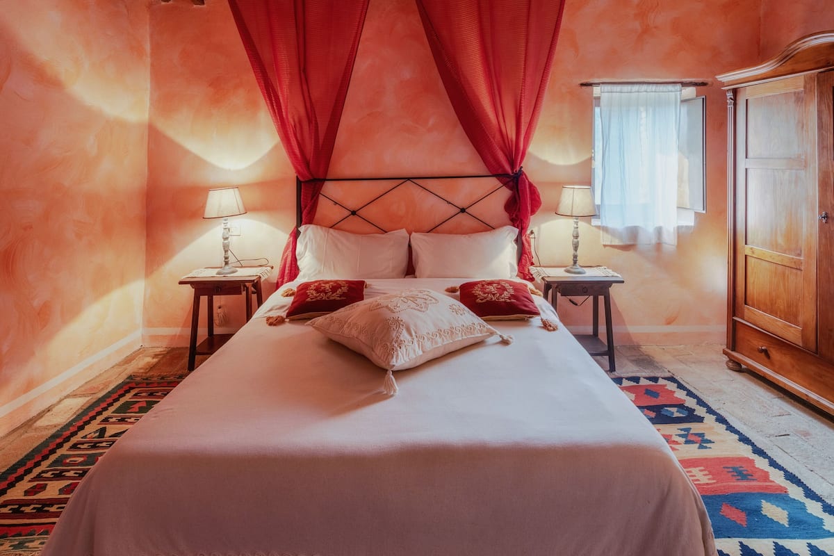 Familien-Suite | Daunenbettdecken, Minibar, Schreibtisch, kostenloses WLAN