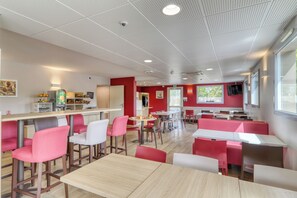 Daily buffet breakfast (EUR 9.90 per person) - Ace Hôtel Issoire (Issoire)