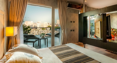 Penthouse | 1 bedroom, hypo-allergenic bedding, down comforters, pillowtop beds