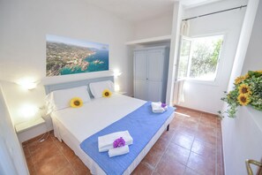 Apartment, 1 Bedroom, Pool Access, Mountain View