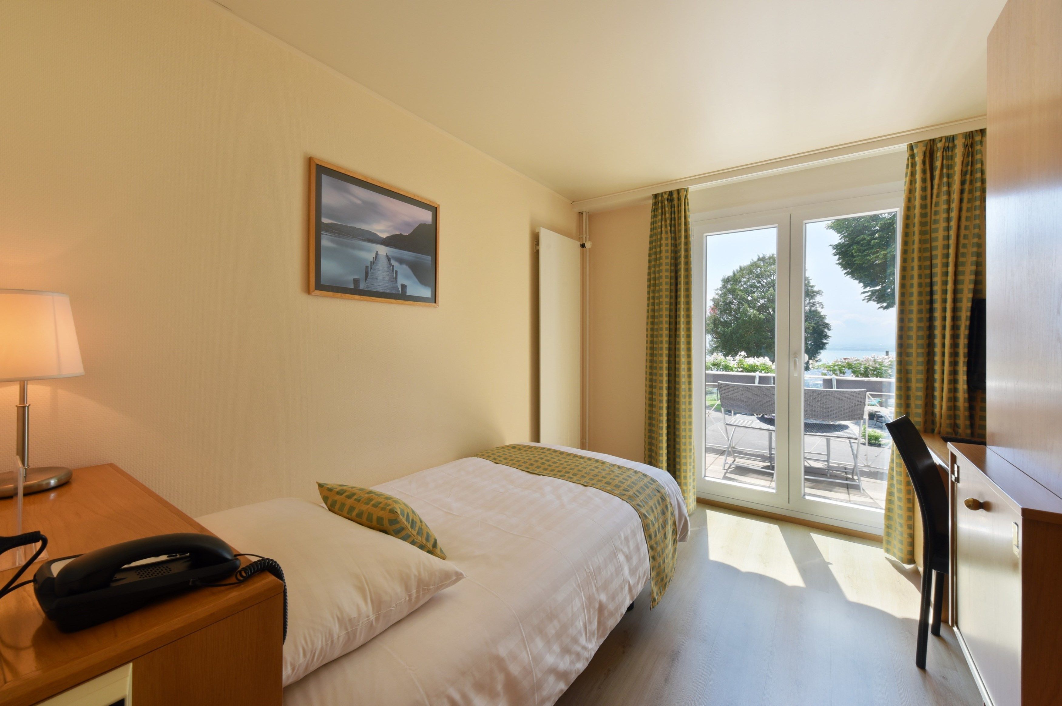 standard single room, lake view | view from room