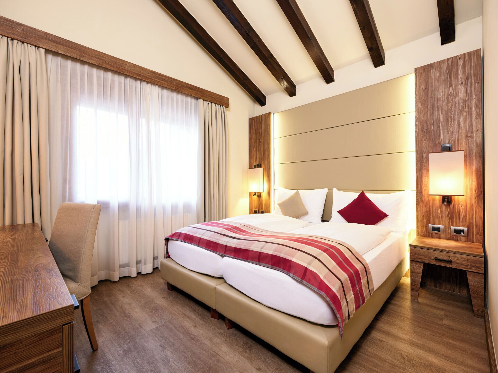 Premium bedding, pillow-top beds, minibar, in-room safe