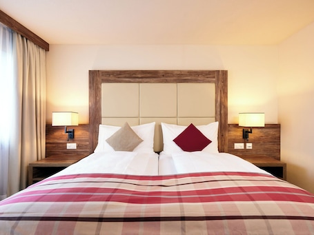 Standard Double or Twin Room | Premium bedding, pillowtop beds, minibar, in-room safe. Hotel Ambassador Zermatt