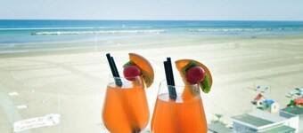 海濱馬爾海灘生活飯店