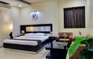 In-room safe, individually furnished, desk, iron/ironing board - Regal Hotel (Ajmer)
