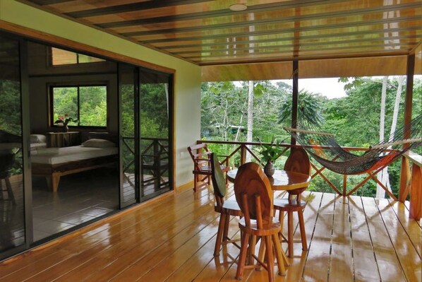 Villa Cecropia Vista al Bosque | Balcony
