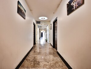 Hallway - Hotel Delhi Aerocity (New Delhi)