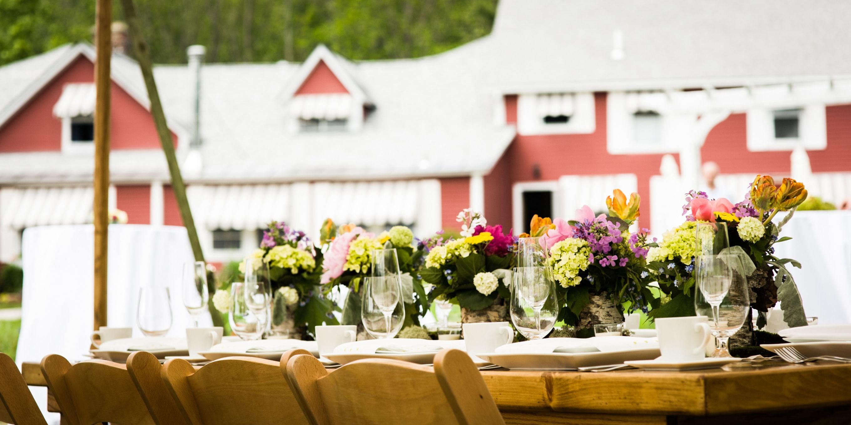 من طقة خارجية لإقامة حفلات الزفاف