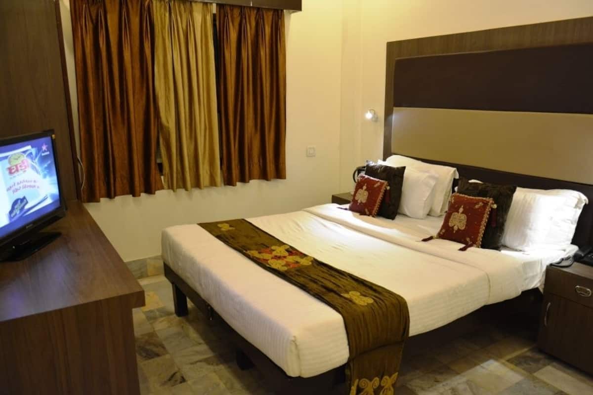 Maharaja Suite | Luxe beddengoed, een kluis op de kamer, individueel gedecoreerd