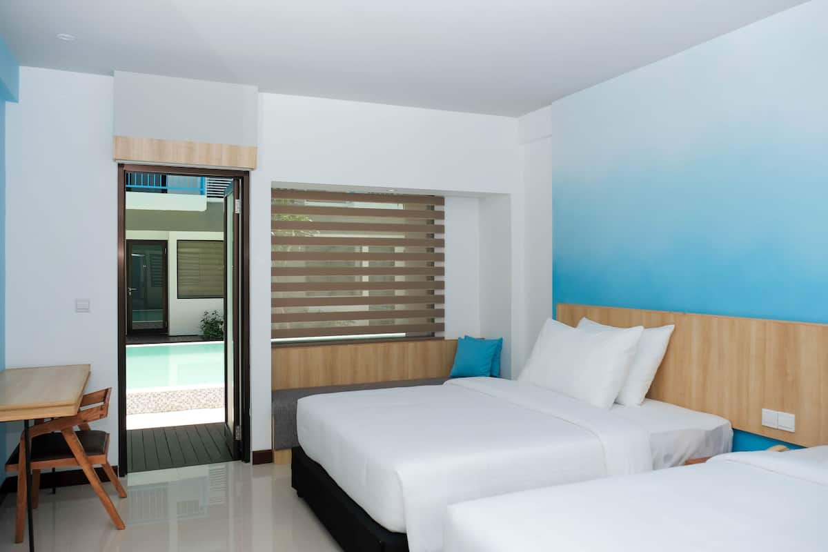 Camera Deluxe con 2 letti singoli, accesso alla piscina | Biancheria da letto di alta qualità, minibar, una cassaforte in camera