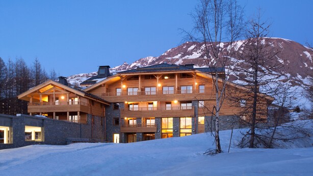 Front of property – evening/night - Lagrange Vacances - L'alpenrose (Huez)