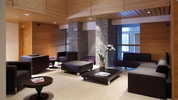 1 treatment room, massages
