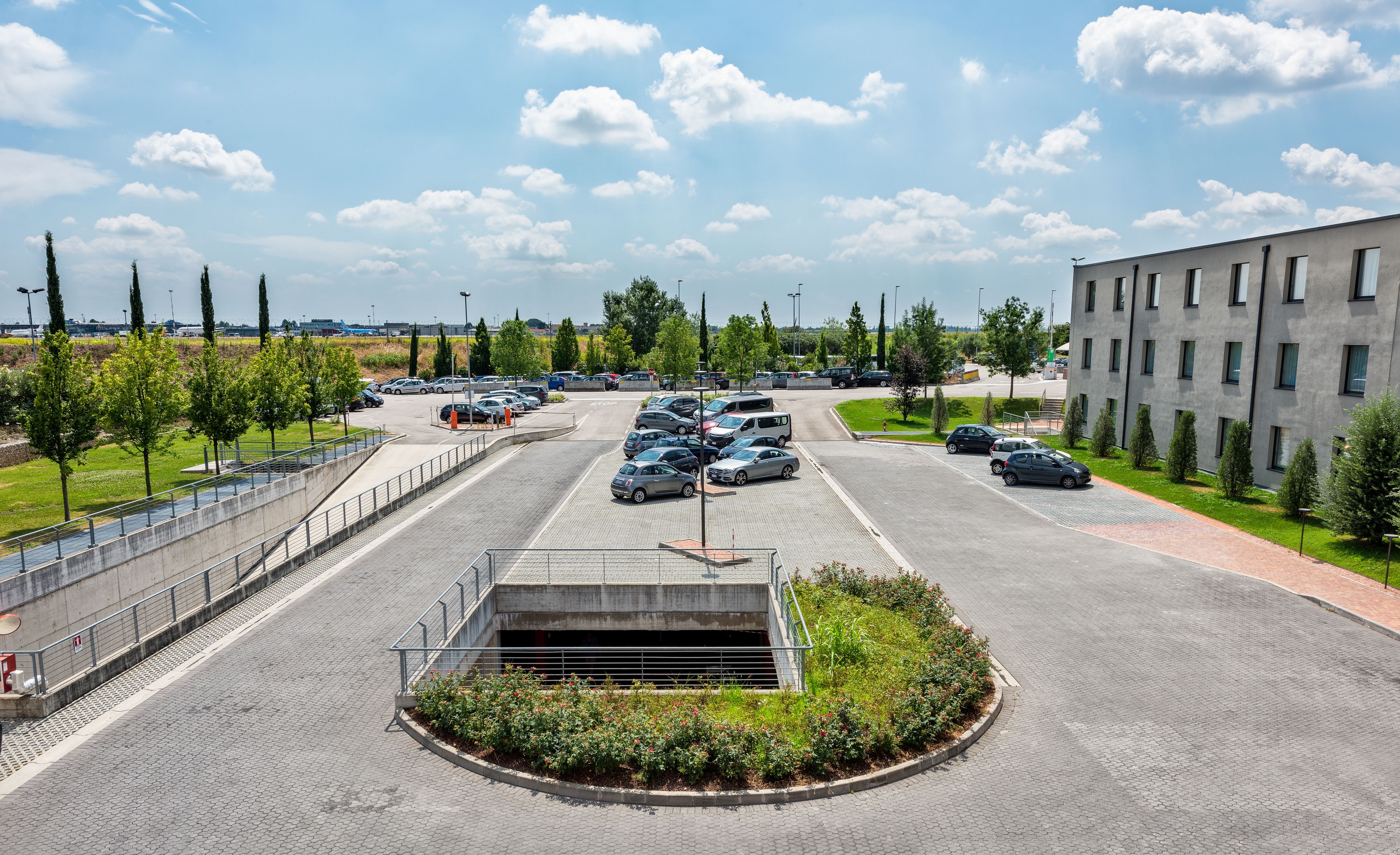 self-parking (surcharge) 10 per day