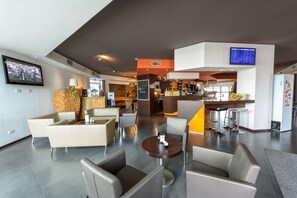 Serves breakfast, lunch and brunch -  DB HOTEL VERONA, AIRPORT CONGRESS & SPA (Sommacampagna)