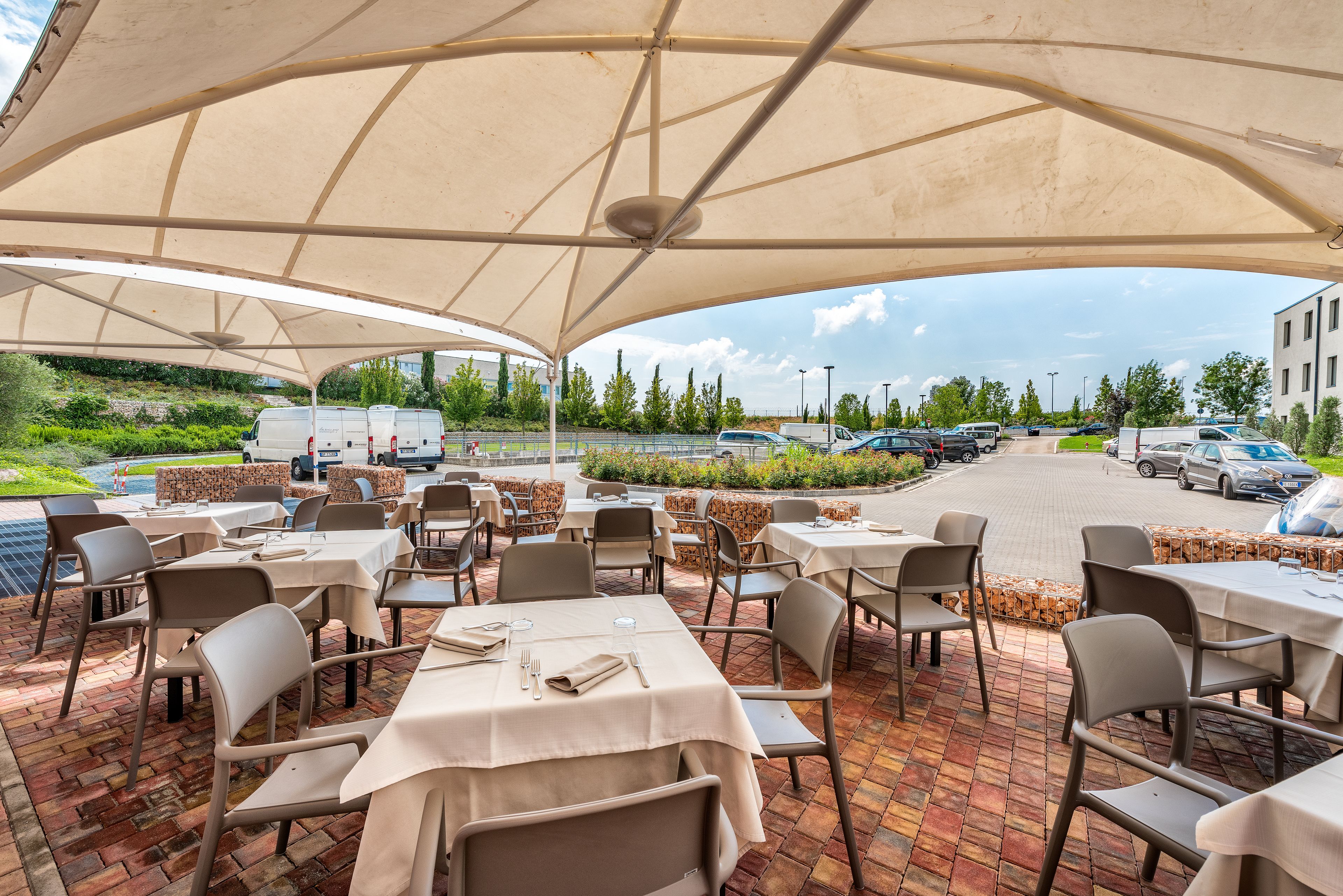 breakfast and dinner served, pizza