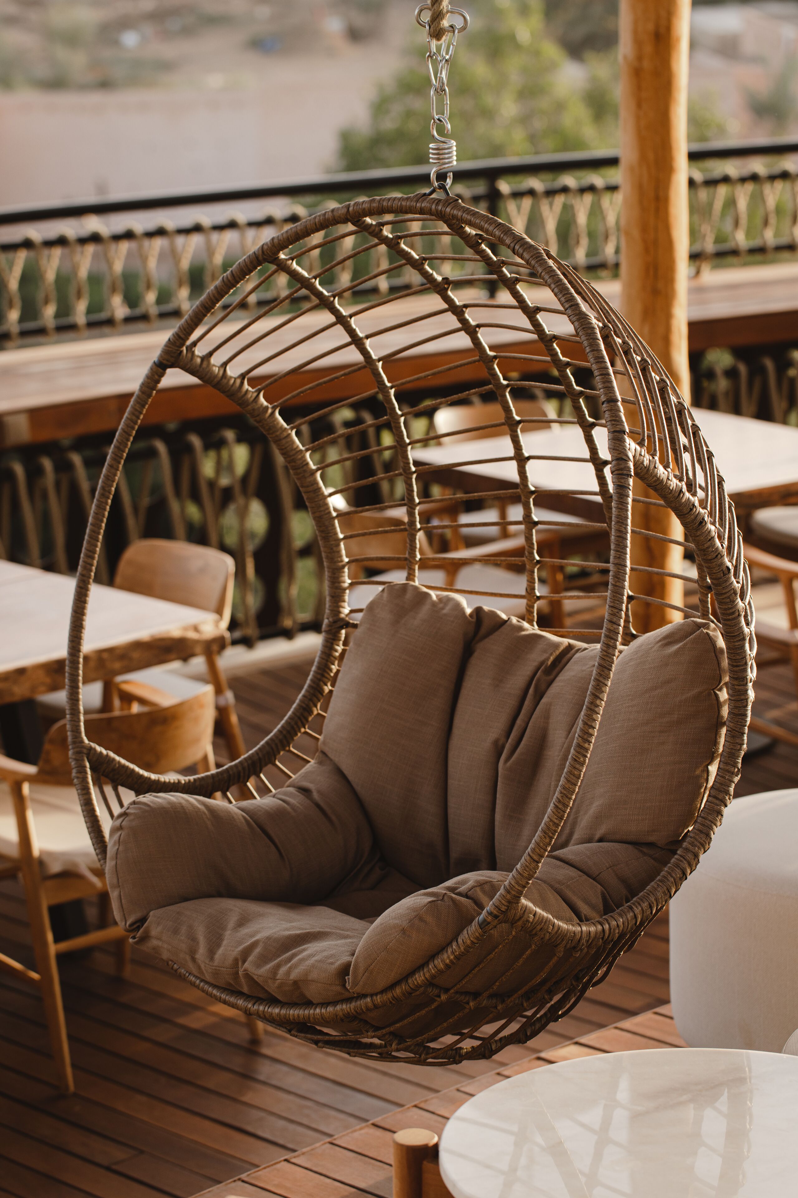 3 restaurantes, se sirven desayunos, comidas, cenas y cocina japonesa