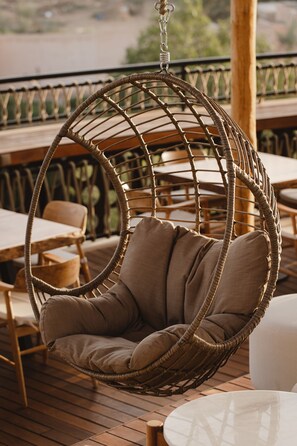 3 restaurants, breakfast, lunch, dinner served; Japanese cuisine 