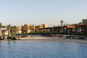 2 outdoor pools, open 10:00 AM to 6:00 PM, pool umbrellas - Marrakech Ryads Parc All inclusive (Marrakech)