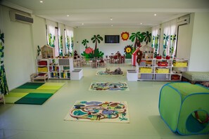 Área de juegos infantiles techada