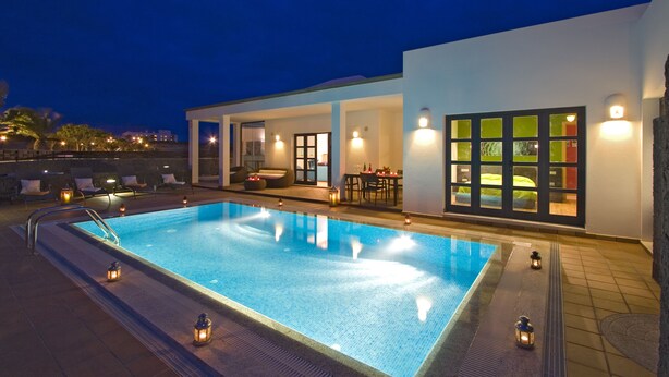 Villa (Mamma Mia 1 double + 4 twins) | Pool | Outdoor pool - Villas Blancas (Yaiza)