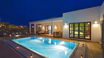Villa (Mamma Mia 1 double + 4 twins) | Pool | Outdoor pool