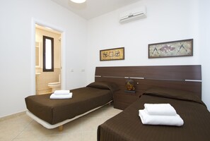 Caja de seguridad en la habitación y decoración personalizada 