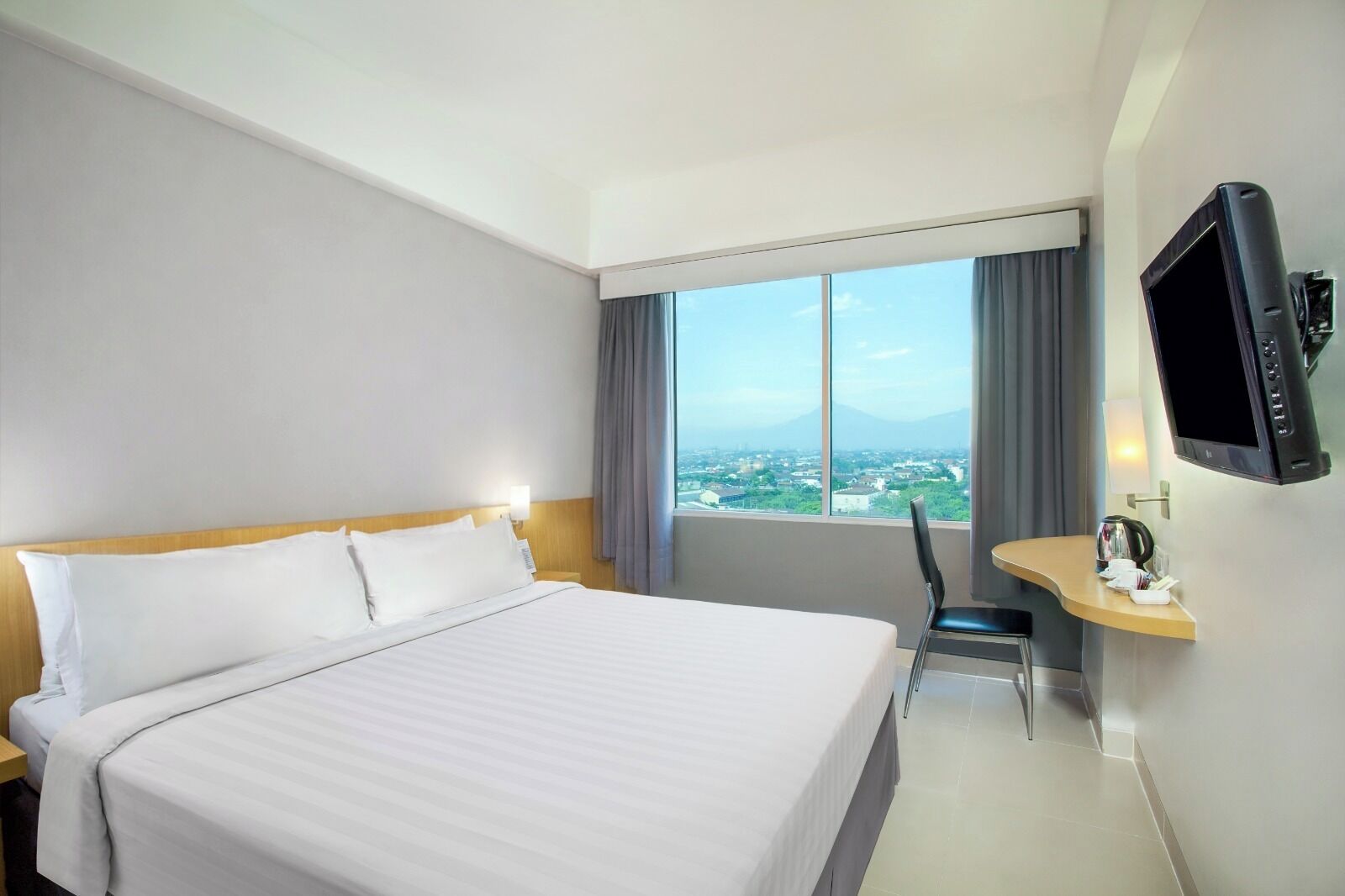 Desk, free WiFi, bed sheets