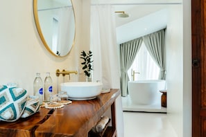 Junior Suite, Beachfront | Bathroom - Zazen Boutique Resort & Spa (Koh Samui)